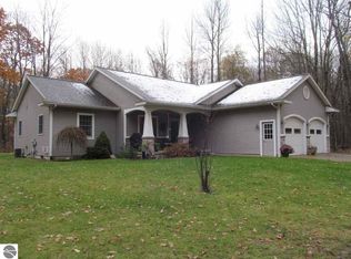 10591 W Kelly Rd, Lake City, MI 49651