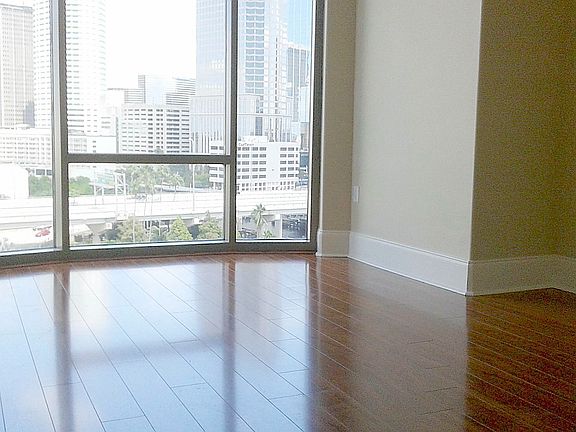 2nd image of 275 Bayshore Blvd Unit 904