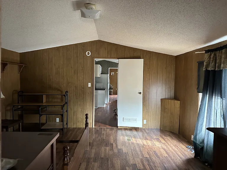 39 Nobles Park St — Photo 11