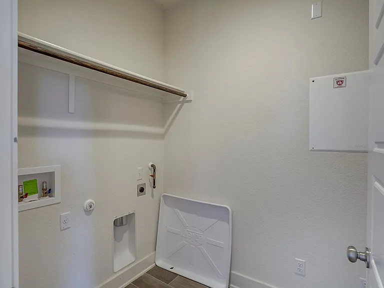 9102 Moonstone Dr — Photo 18