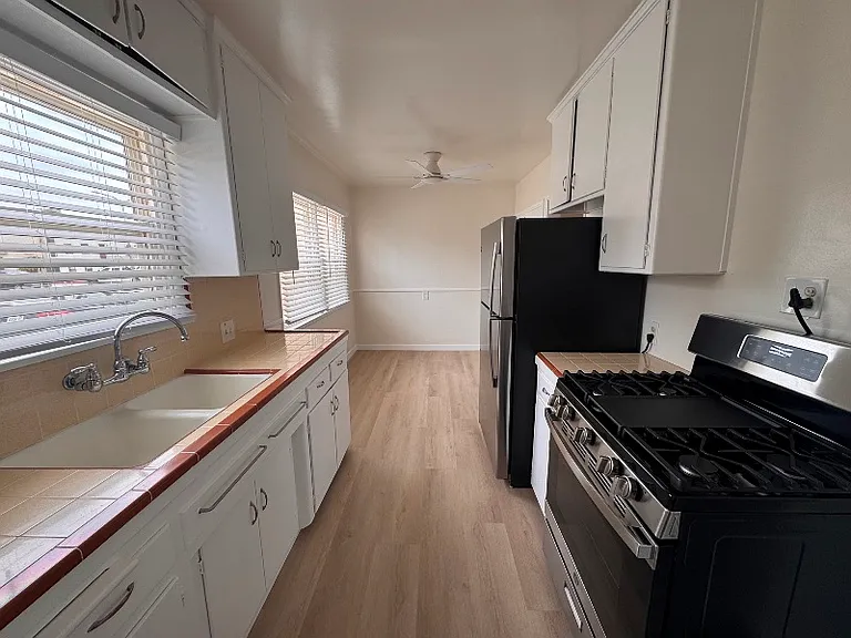 602 Hermosa Ave #A — Photo 5