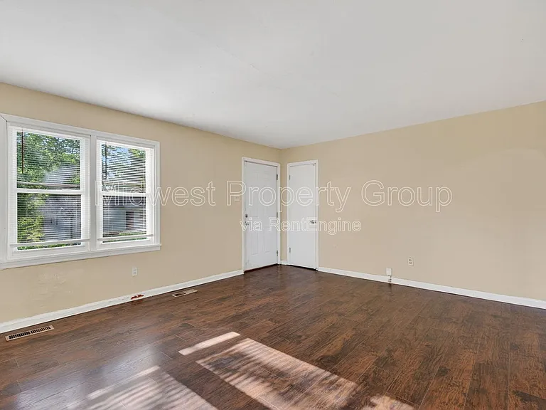 224 S Harvey Ave — Photo 7