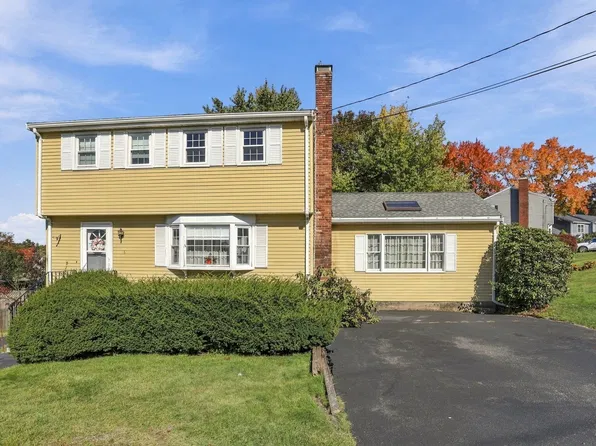6 Exeter Dr, Woburn, MA 01801