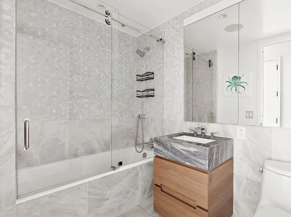 30 Riverside Boulevard image 9 of 16