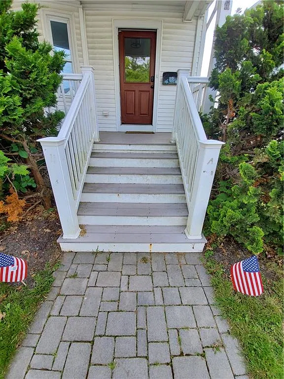 3 bed, 2.5 bath, 1900 sqft, $3,150 — Photo 2