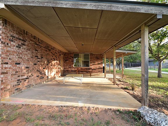 3rd image of 114 Crestwood Dr #4