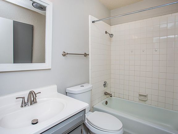 5th image of 5709 3rd St