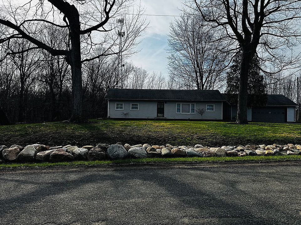 1st image of 1639 Lilac Rd