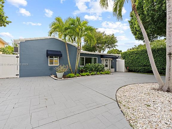 3rd image of 1106 SW 18th Ct