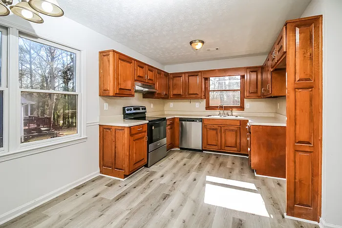 160 Princeton Way — Photo 4