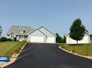 N1159 Roena Ln, Hortonville, WI 54944