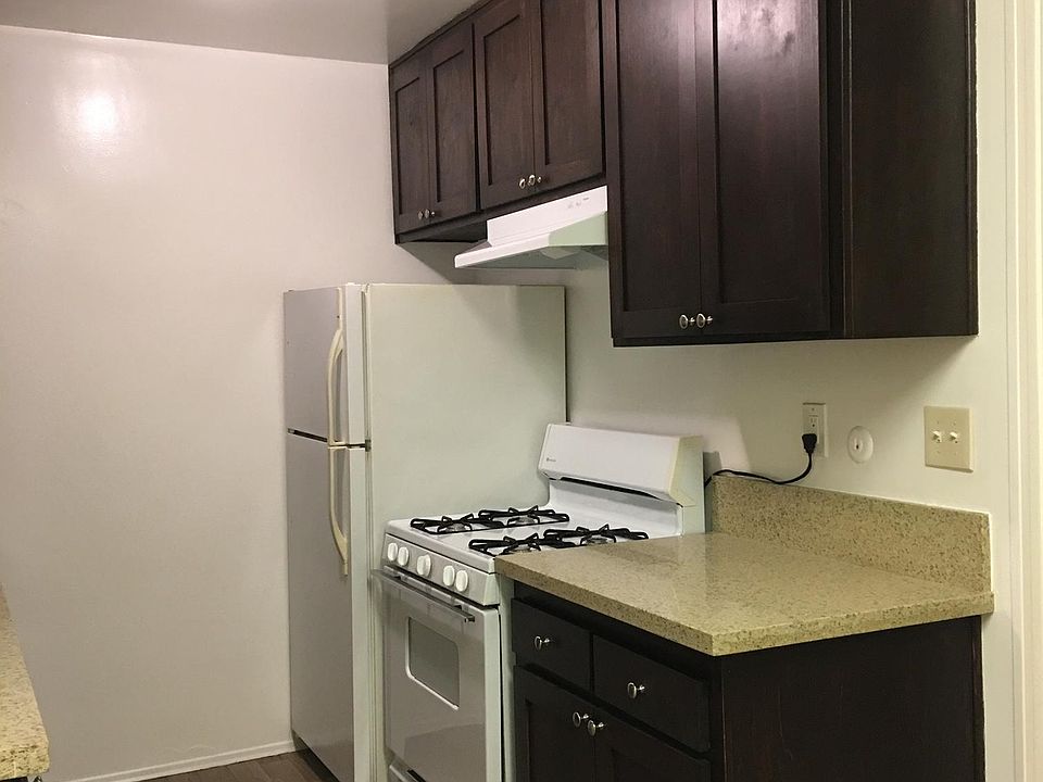 1st image of 2269 Felspar St