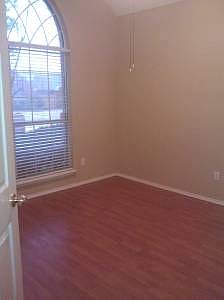 4th image of 3233 Candlewood Trl