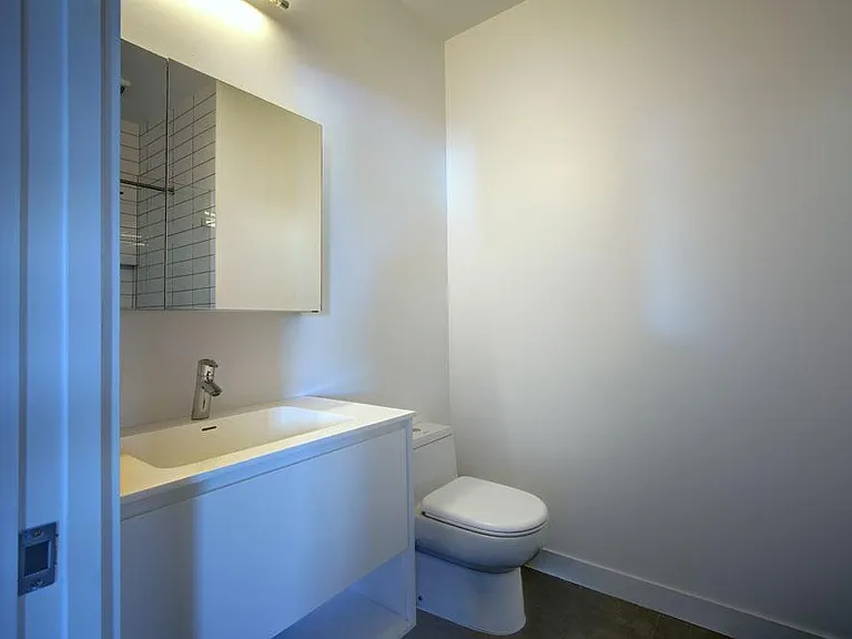 109 N Flores St #109 — Photo 13