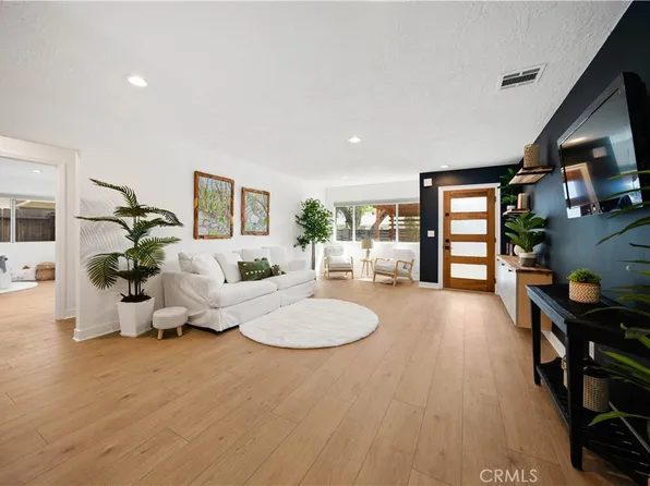 7851 Texhoma Ave, Northridge, CA 91325