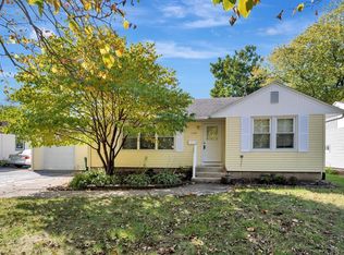 1121 Grandview Ave, Lockport, IL 60441