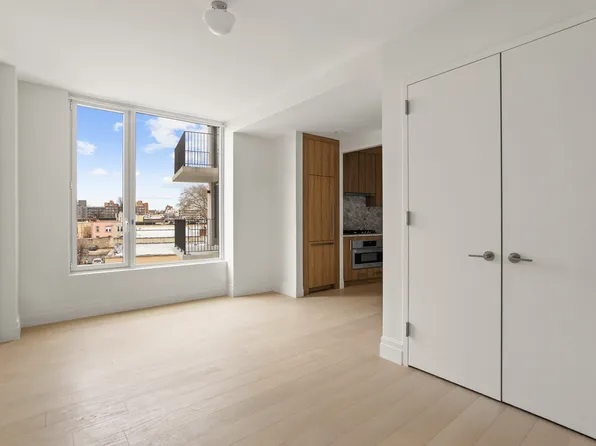 30-55 Vernon Boulevard image 1 of 8