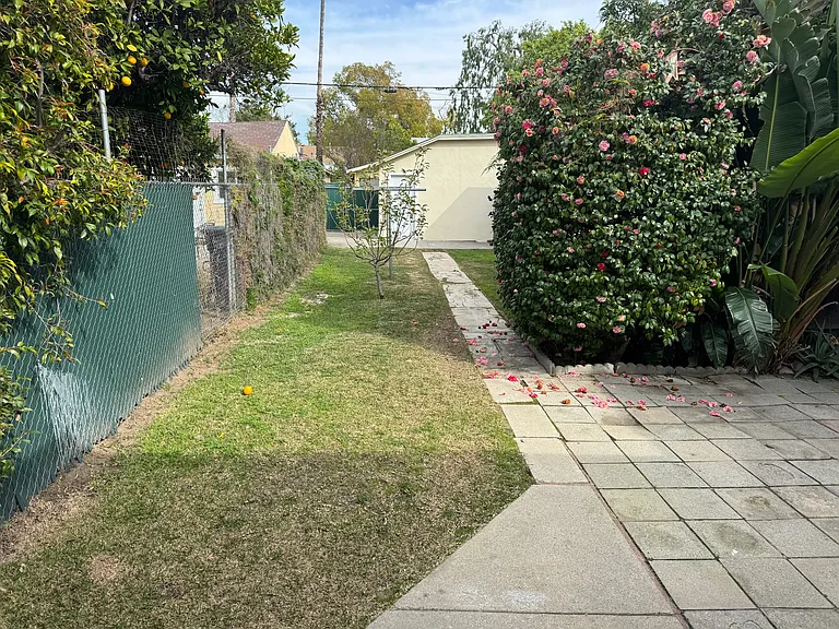 428 N Jackson St — Photo 19