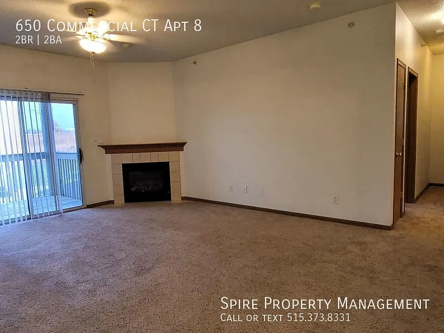 Luxury Living! 2 Bedroom 2 Bath, Fireplace, Washer/Dryer Garage — Photo 3