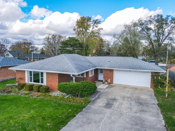 561 W Division St, Manteno, IL 60950