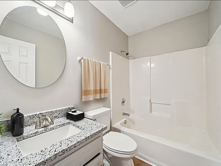 Sun Valley Apartments — Photo 25