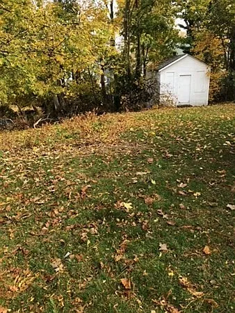 102 Putnam St — Photo 12