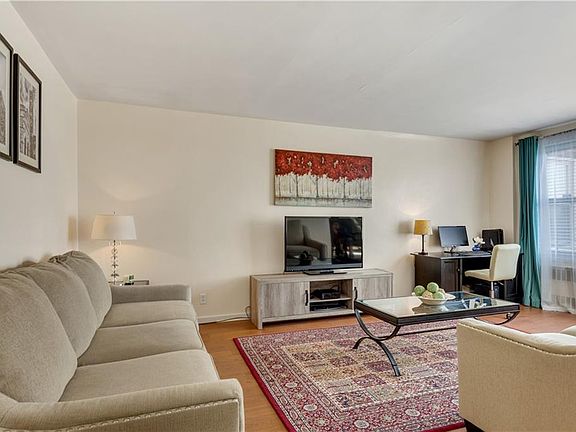 3rd image of 42 Pine St APT 6T