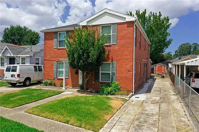 3 bed, 2.0 bath, 1595 sqft, $1,750 — Photo 1