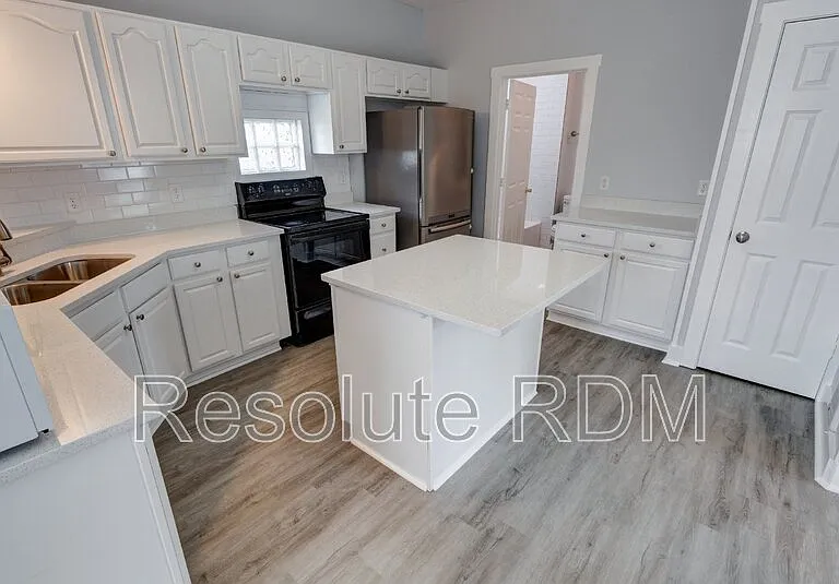 743 Cottage Ave — Photo 16
