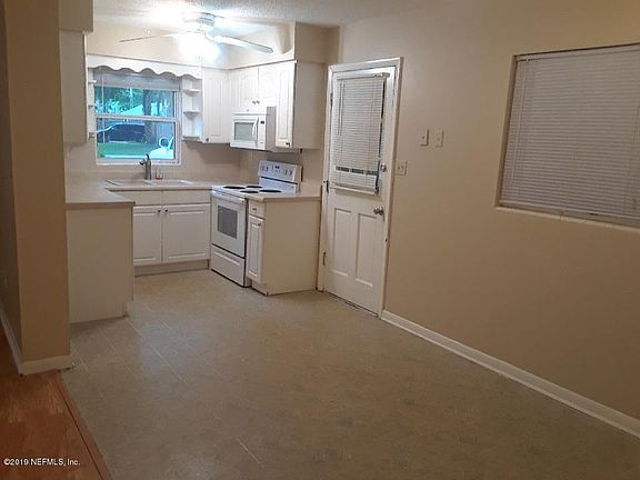 4th image of 110 Magnolia Ave