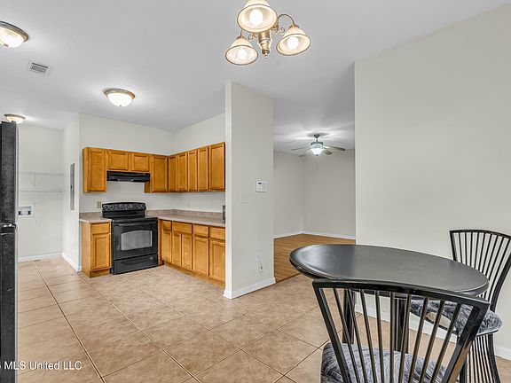 4th image of 6062 E Benton St