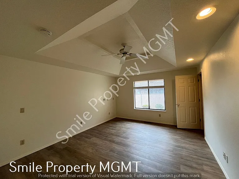 16801 NE San Rafael Dr — Photo 8