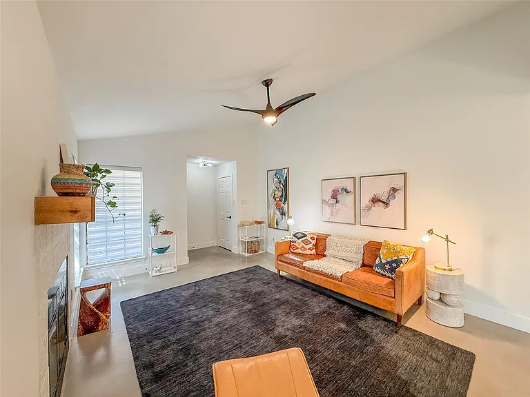 2313 Thornwild Pass — Photo 4