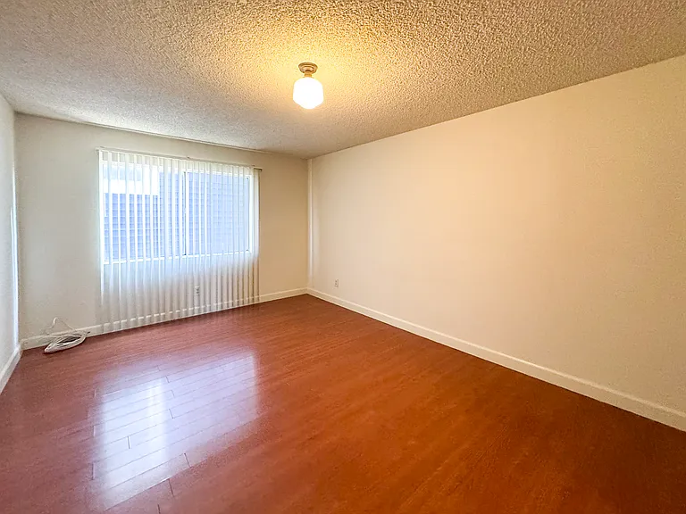 4623 Prospect Ave #3 — Photo 11