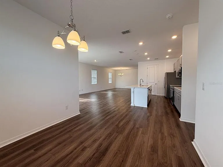 2272 Derwent Dr — Photo 16
