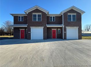 2020 N Greentree Blvd, Clarksville, IN 47129