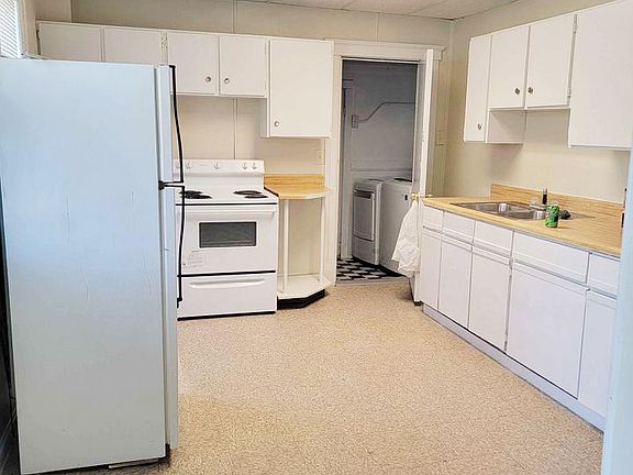 Spacious kitchen