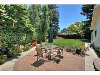 5th image of 1496 Prince Edward Way