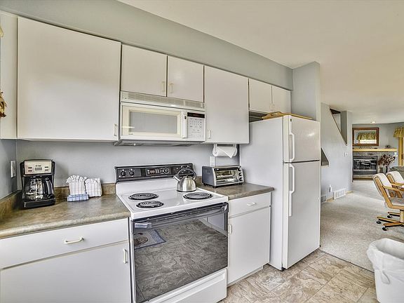 2nd image of 723 Meadow Creek Dr APT A