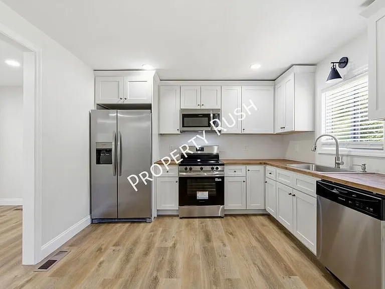 6107 Vance Cir — Photo 7