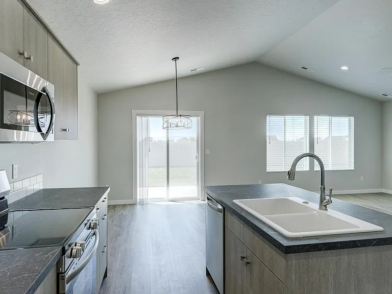 2395 W Opalite Dr — Photo 8