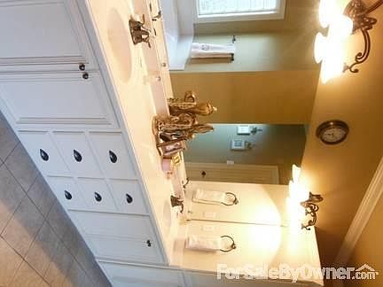5th image of 5278 Rue Maria