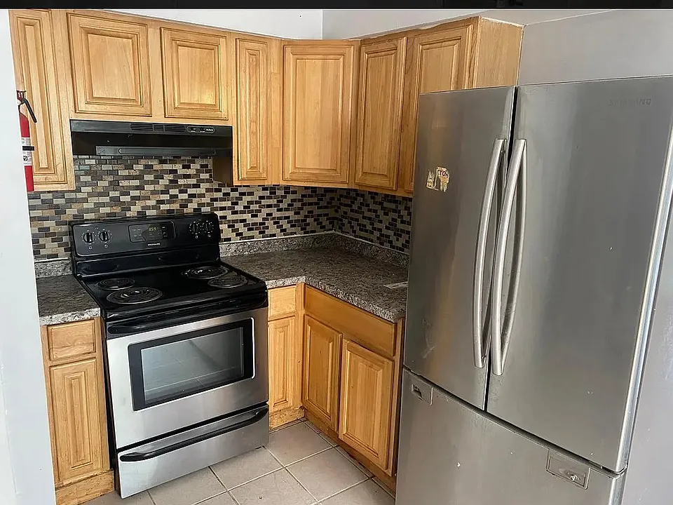 238 Columbia Ave #6D