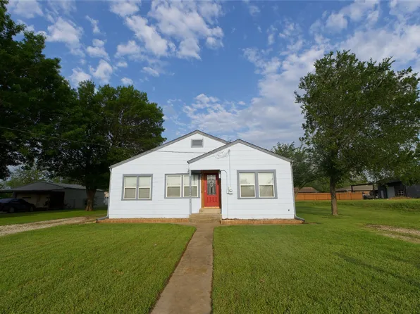 216 S Mesquite St, Muenster, TX 76252