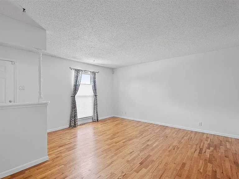 11481 Burgess Ave — Photo 6