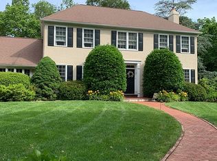 209 Lone Oak Dr, Bryn Mawr, PA 19010