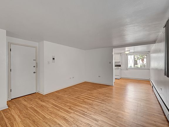 5th image of 234 N Lincoln St APT 1