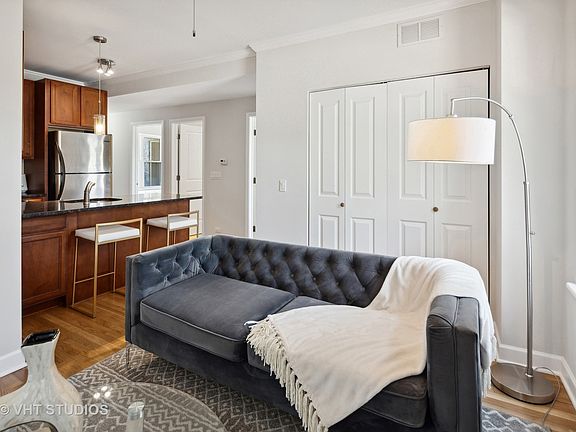 5th image of 6414 N Paulina St APT 302