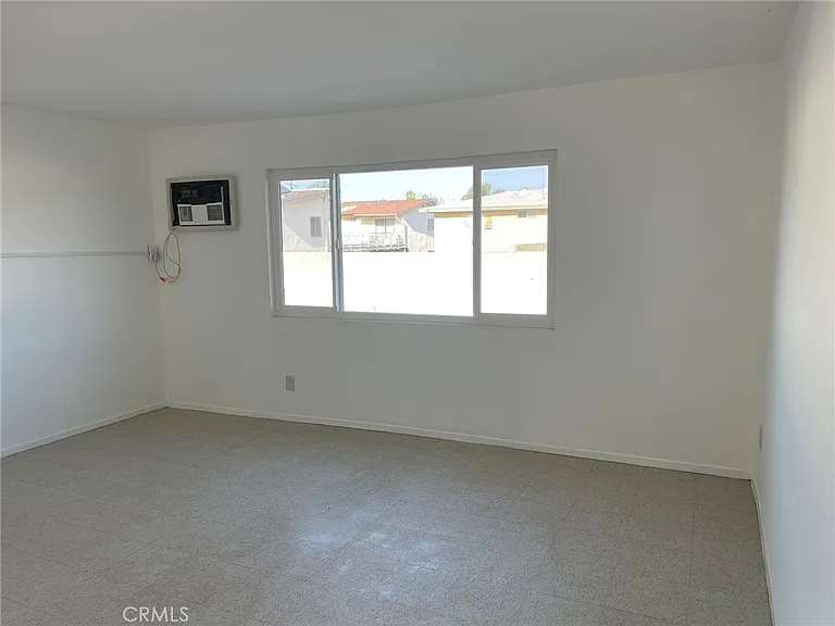 8800 Cedros Ave #111 — Photo 11