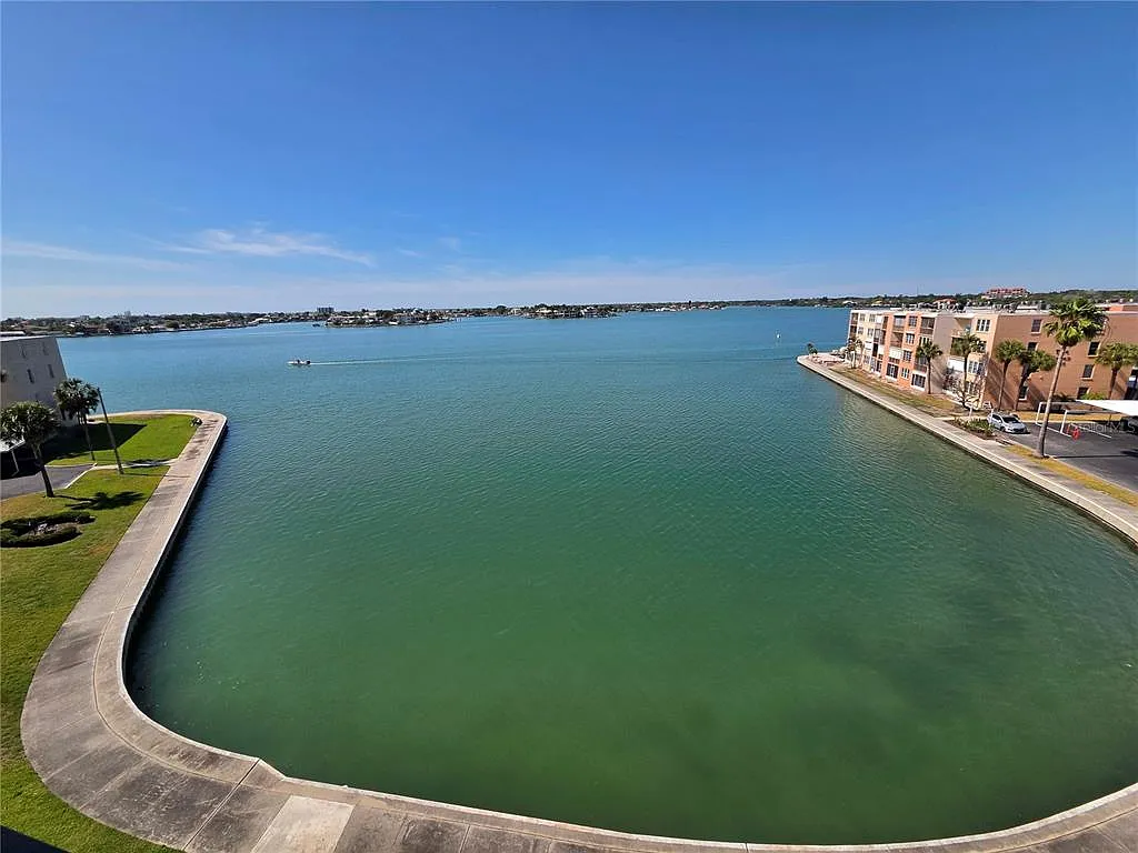 2 bed, 2.0 bath, 1215 sqft, $2,995 — Photo 4